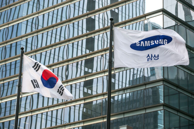 Samsung and ROK flags